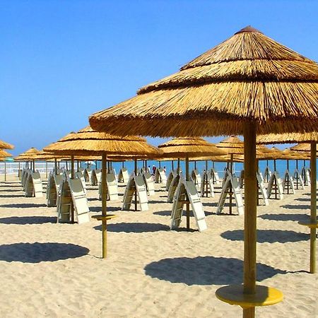 Hotel La Terrazza Барлета Екстериор снимка