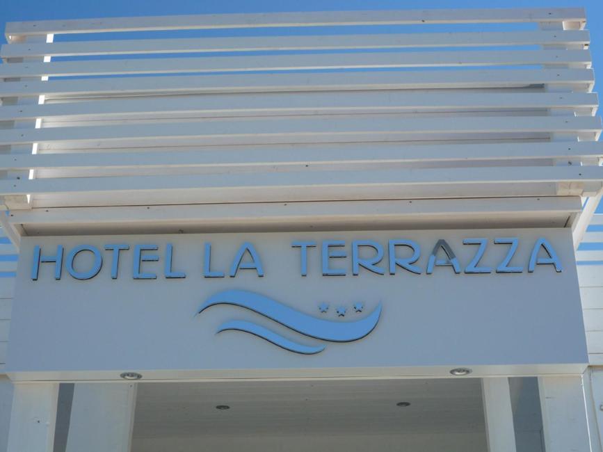 Hotel La Terrazza Барлета Екстериор снимка