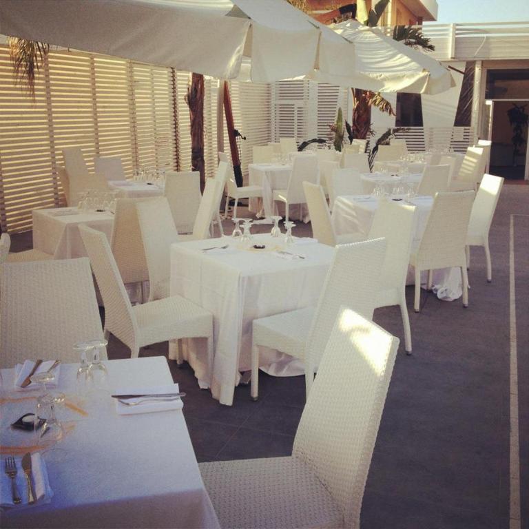 Hotel La Terrazza Барлета Екстериор снимка