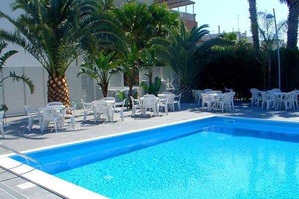 Hotel La Terrazza Барлета Екстериор снимка